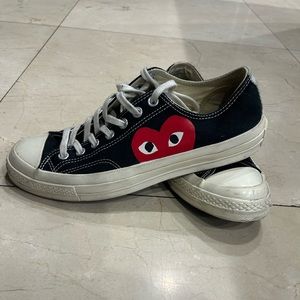 Chuck Taylor Low Top Converse Play Comme de Garçons in Size 9